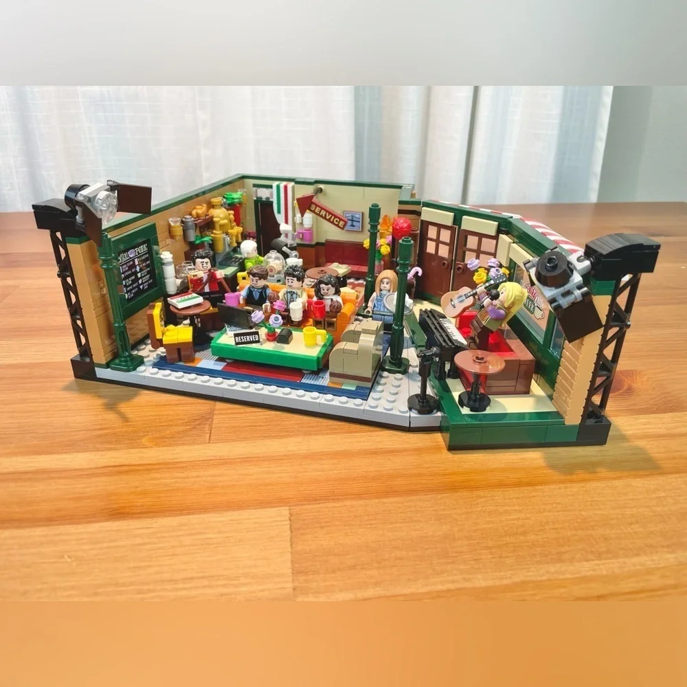 LEGO Ideas Friends Central Perk Complete Set 21319 Ross Rachel Chandler Monica